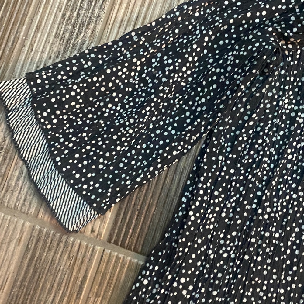 ๐CJ Banks Black and White Button Down Shirt - Picture 2 of 4